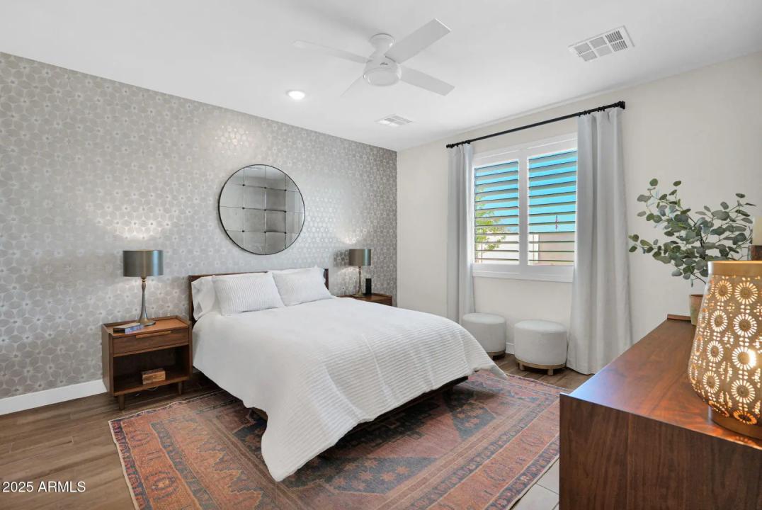 Real Estate Picture 15