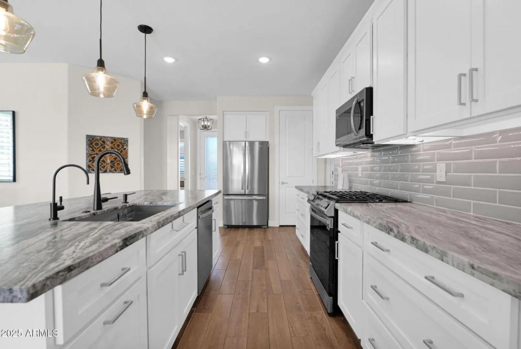 Real Estate Picture 3