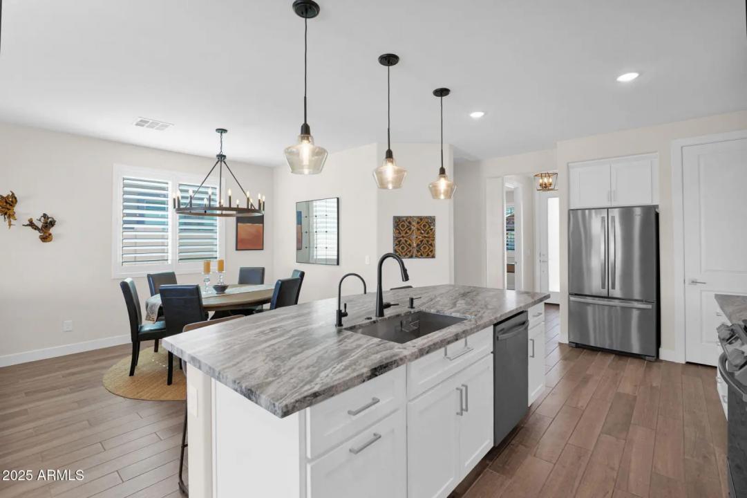 Real Estate Picture 6