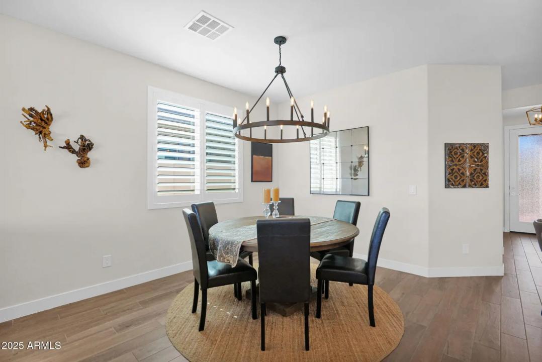 Real Estate Picture 7