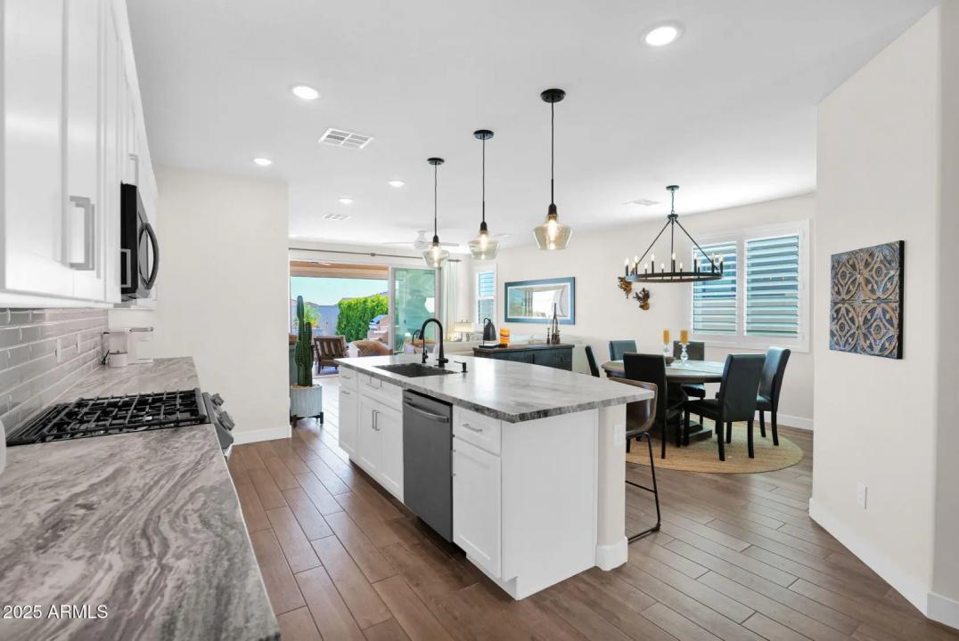Real Estate Picture 5