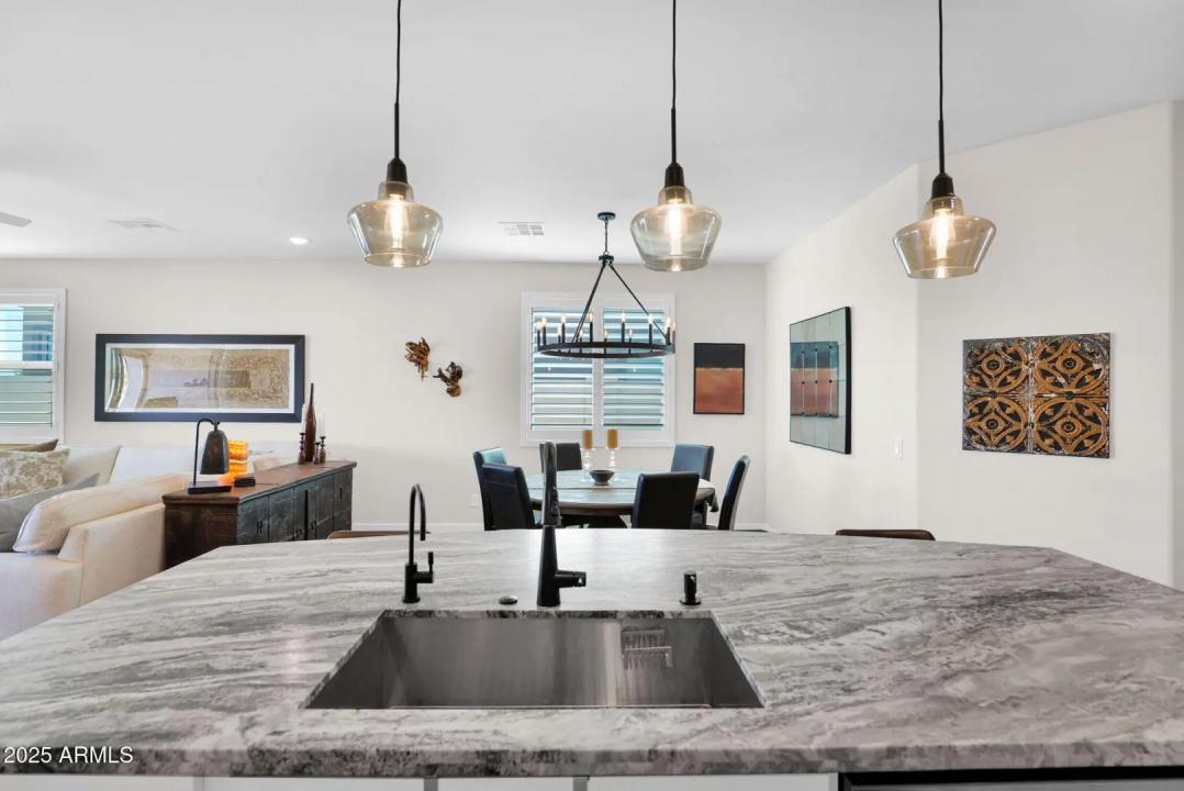 Real Estate Picture 4