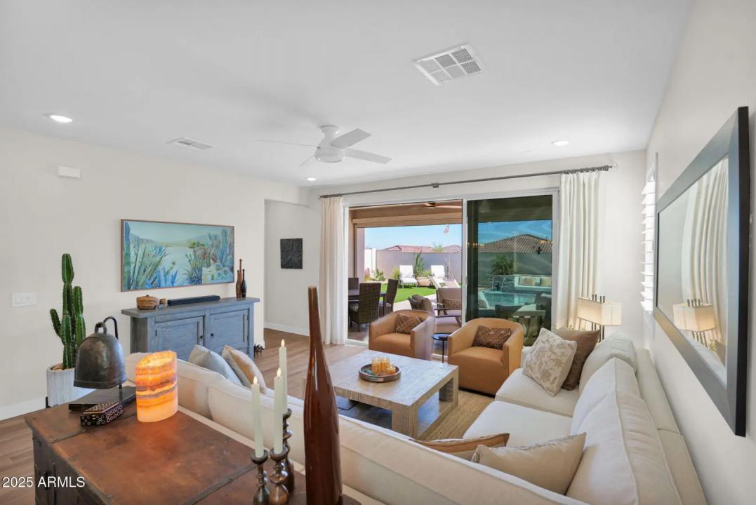 Real Estate Picture 14