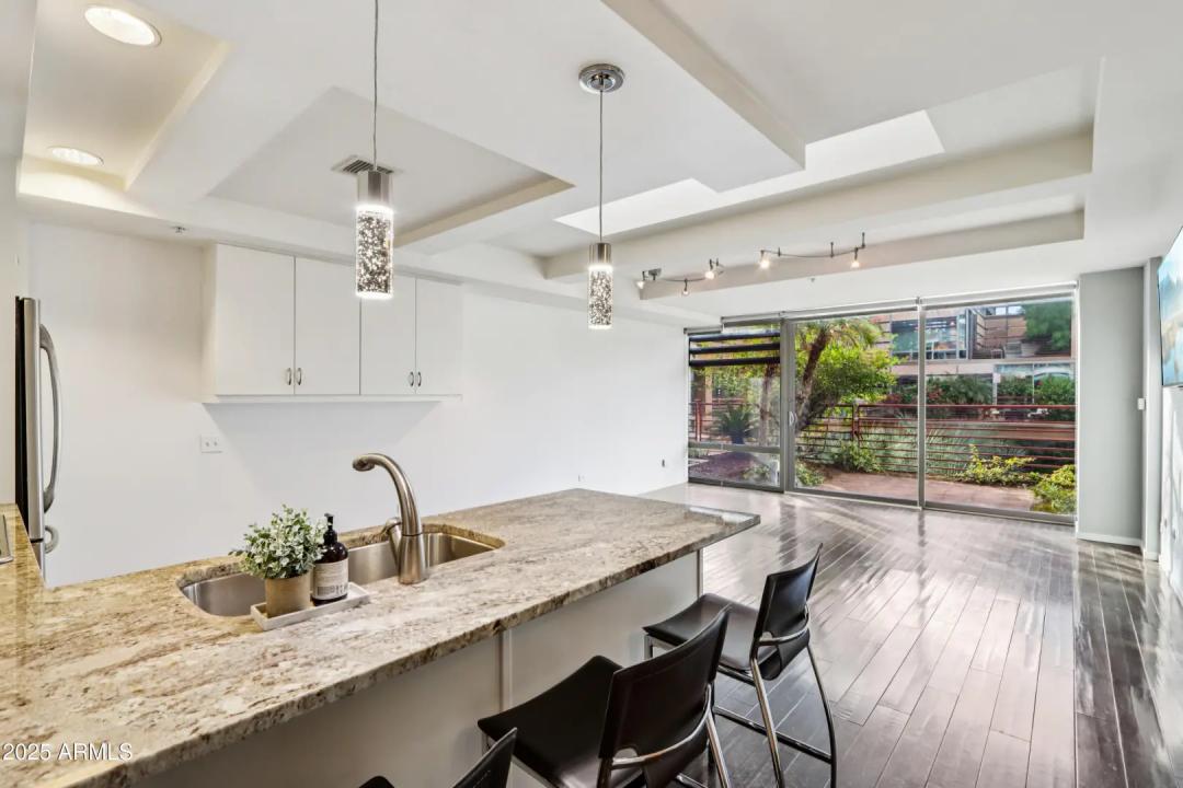 Real Estate Picture 3