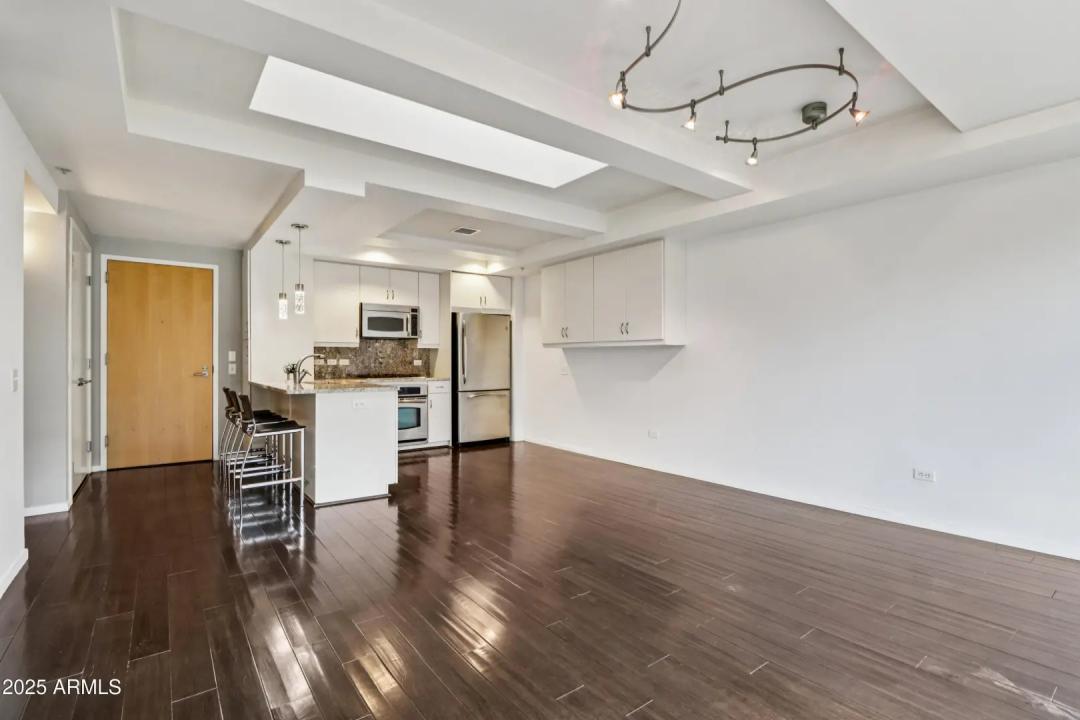 Real Estate Picture 8