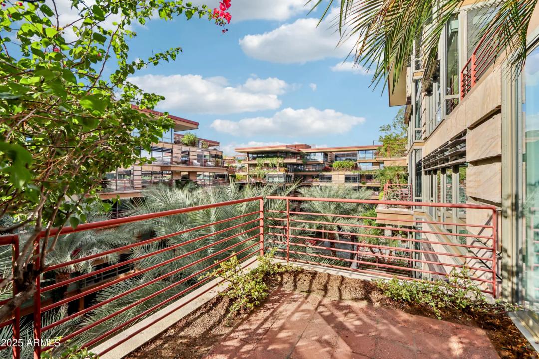 Real Estate Picture 15