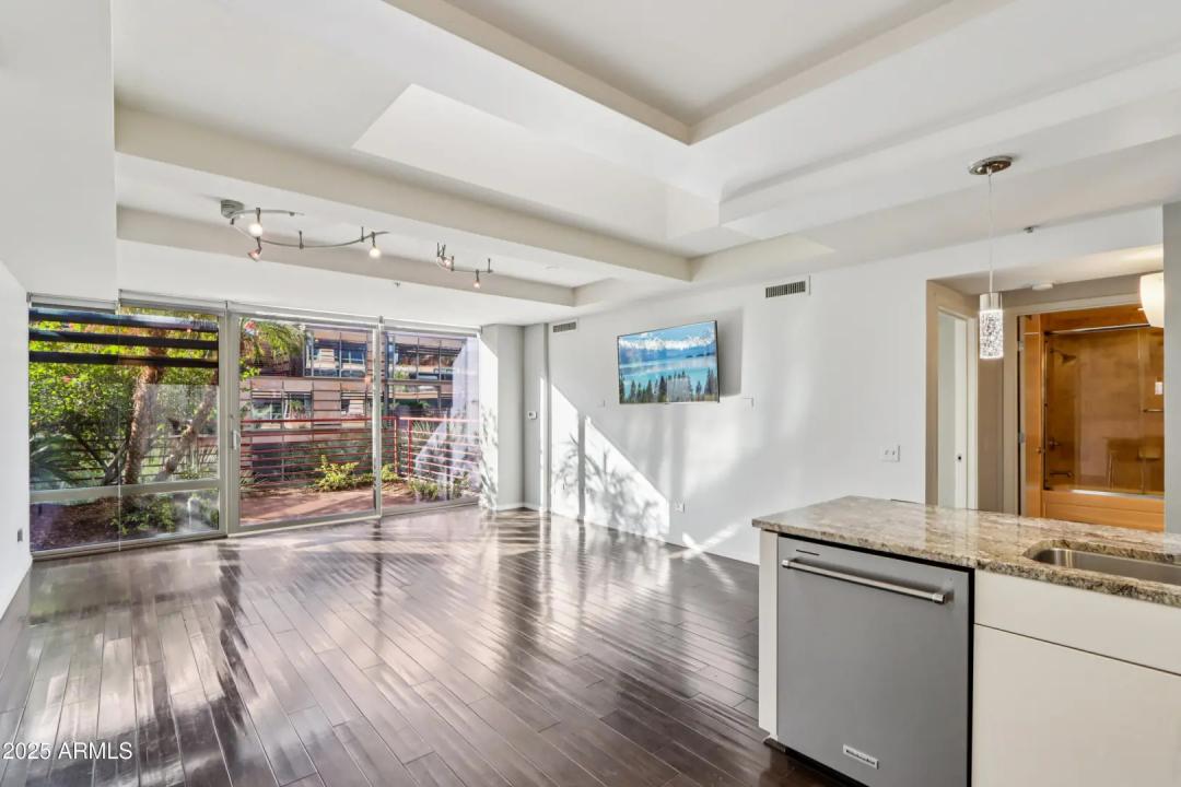 Real Estate Picture 5