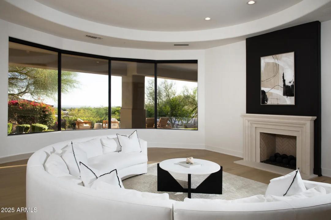 Real Estate Picture 5