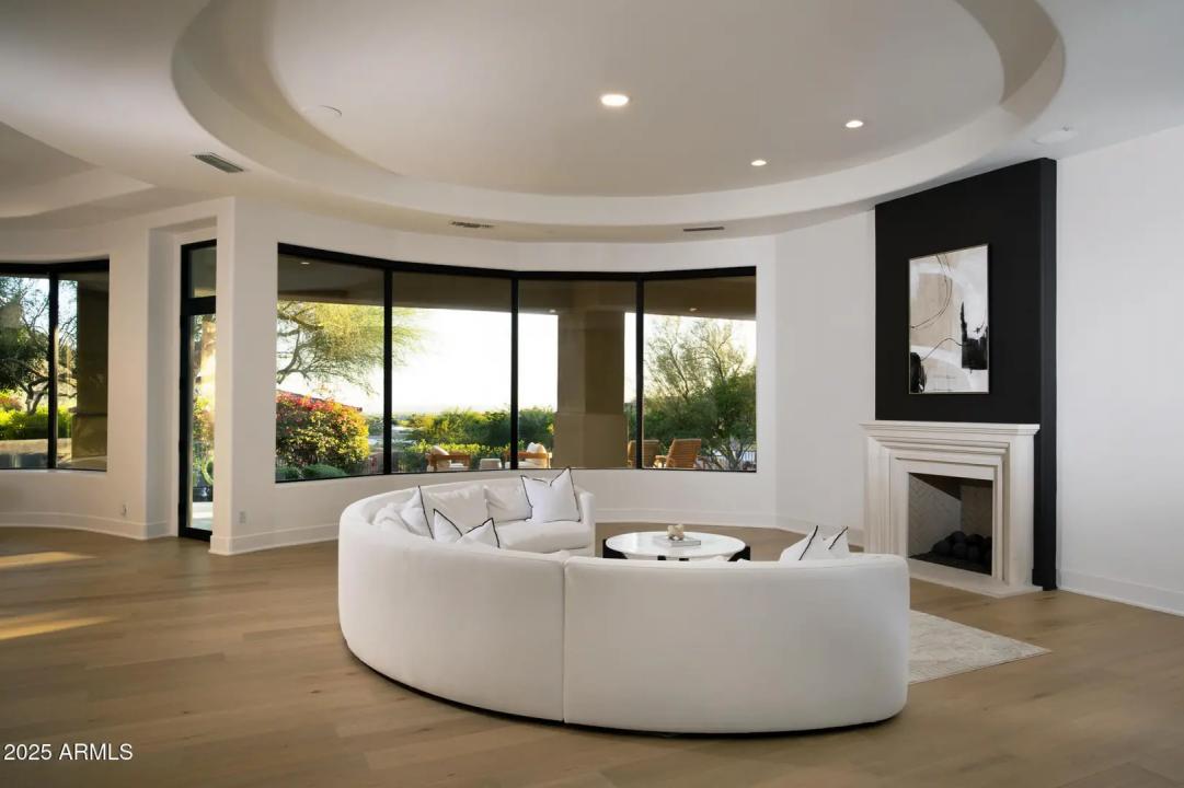 Real Estate Picture 6