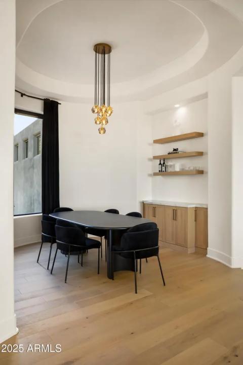 Real Estate Picture 13