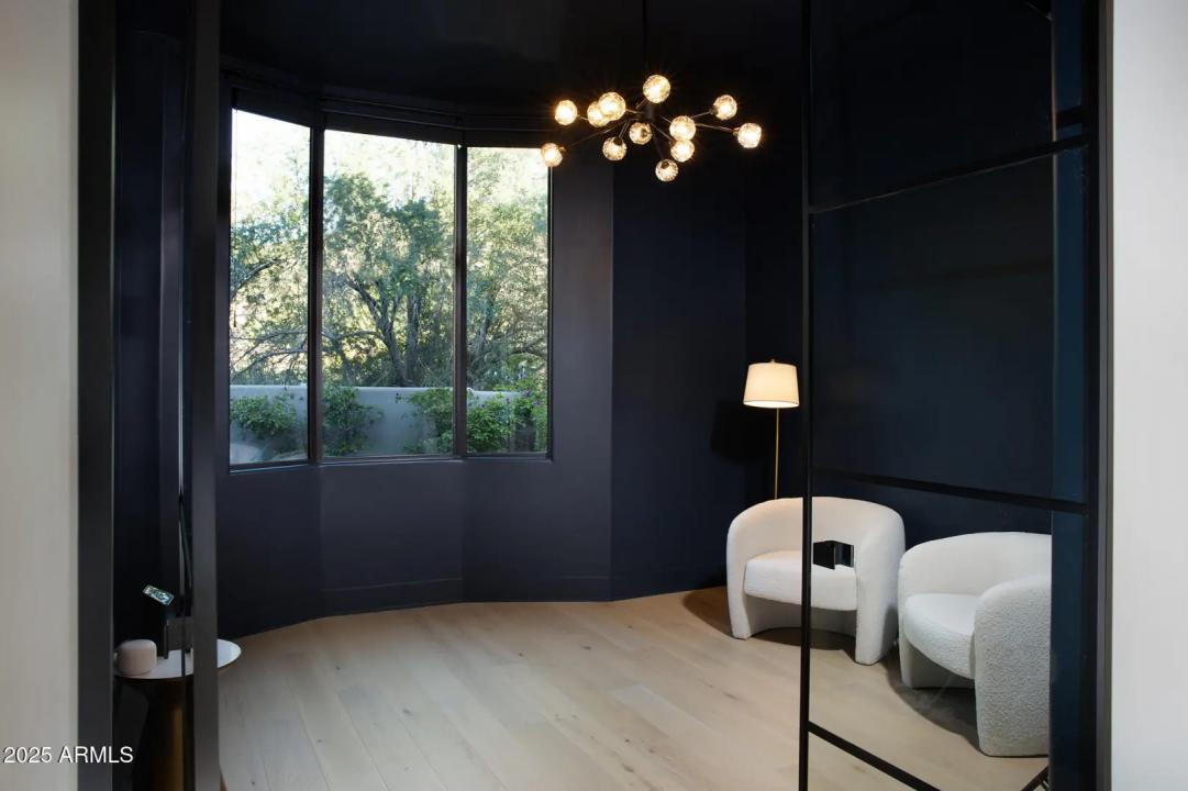 Real Estate Picture 14