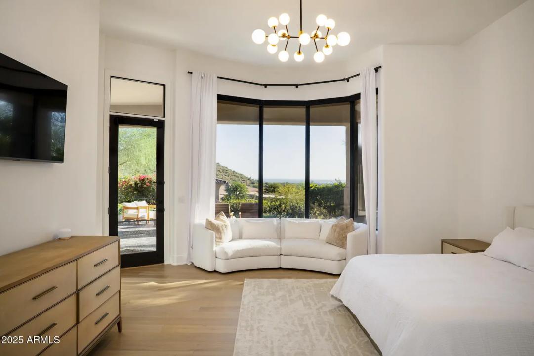 Real Estate Picture 16