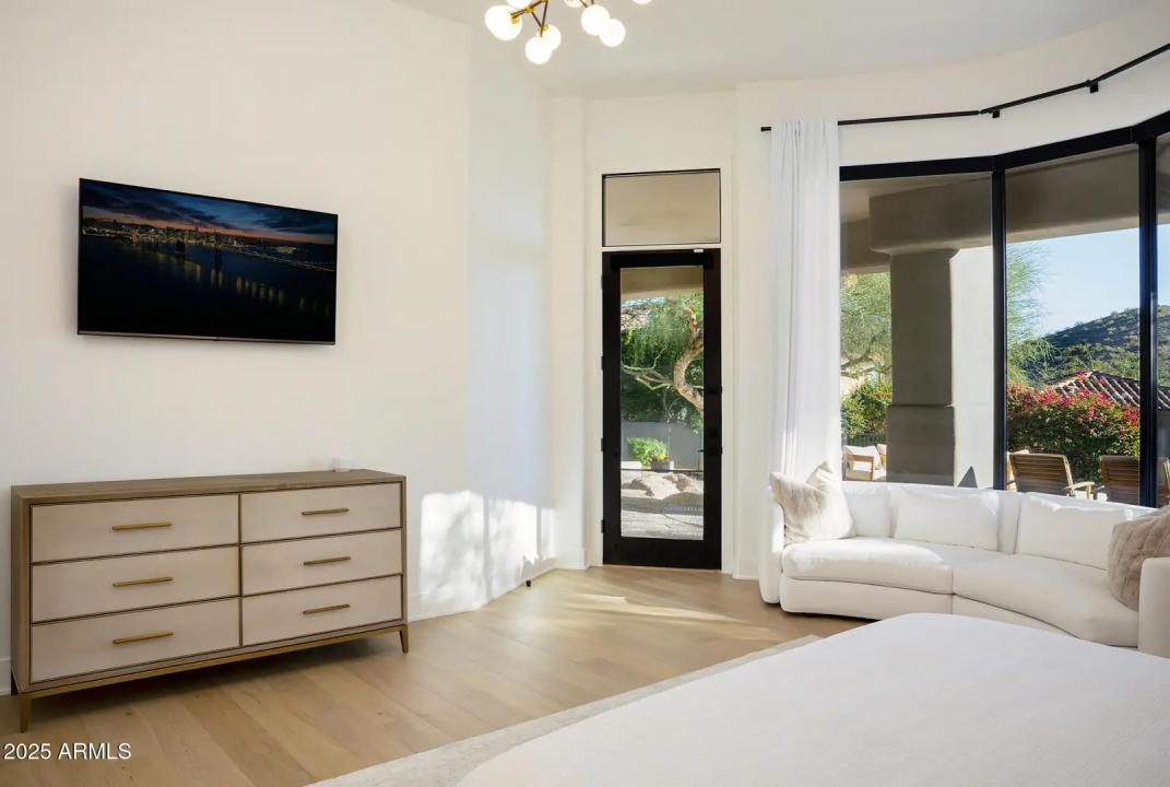 Real Estate Picture 17