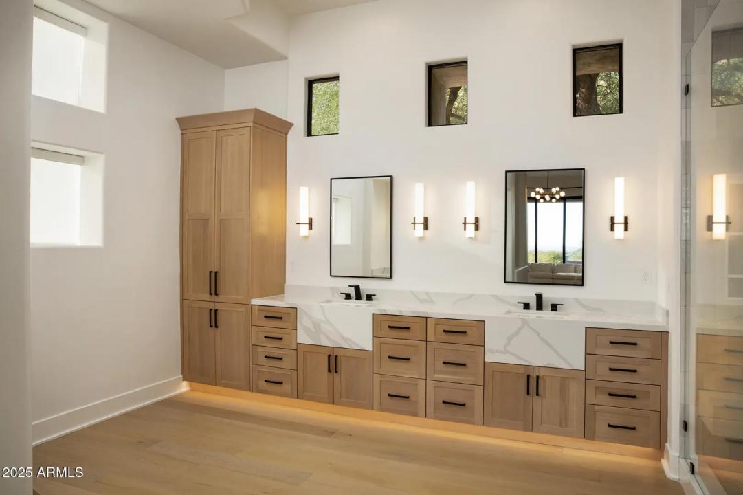 Real Estate Picture 19