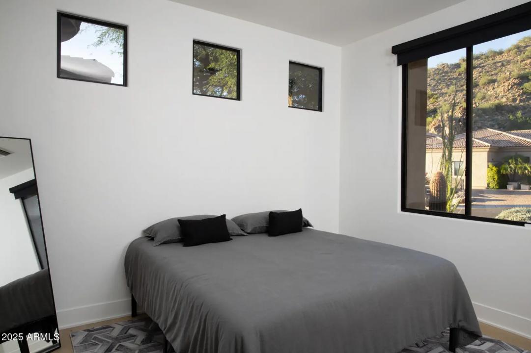 Real Estate Picture 24