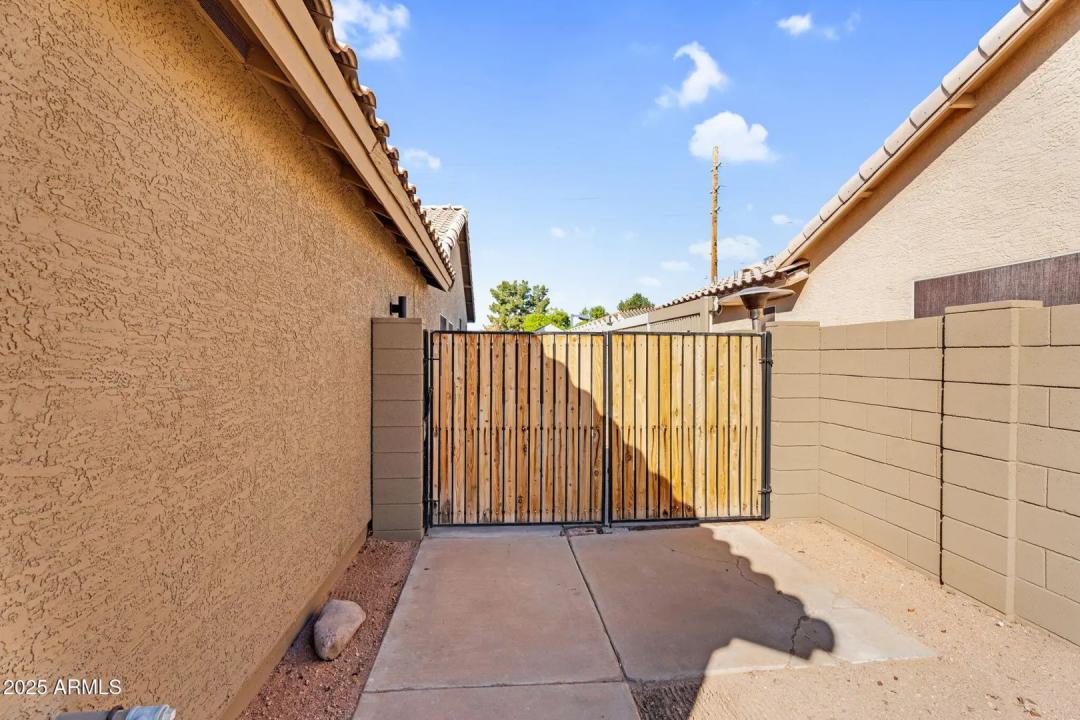 Real Estate Picture 3