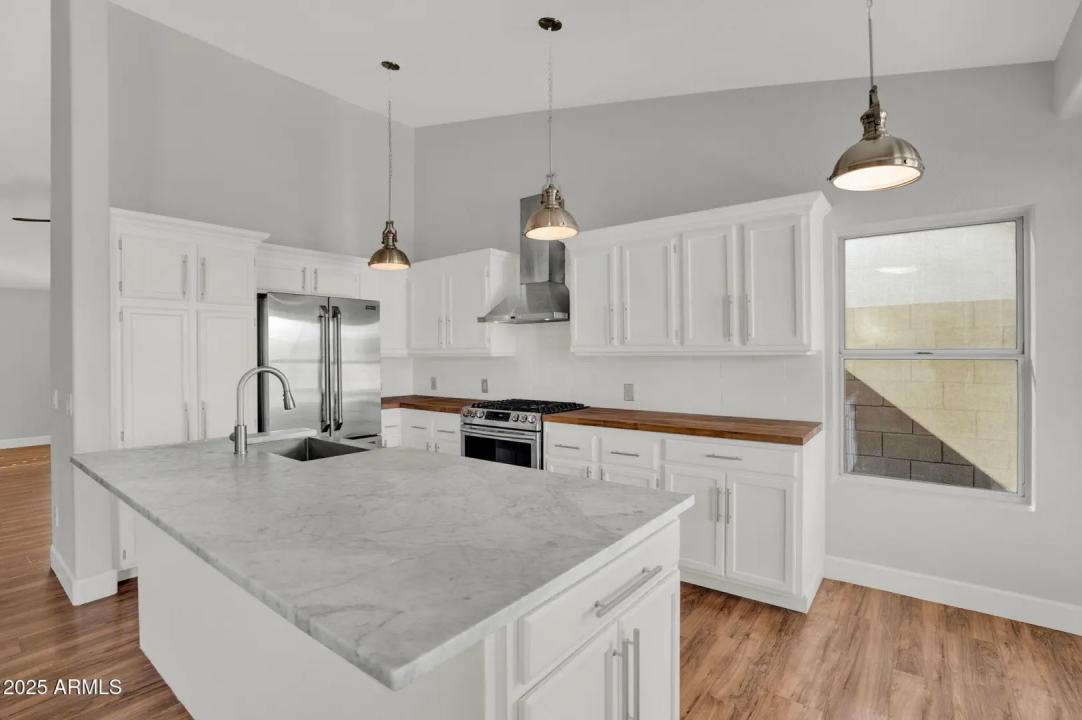 Real Estate Picture 13