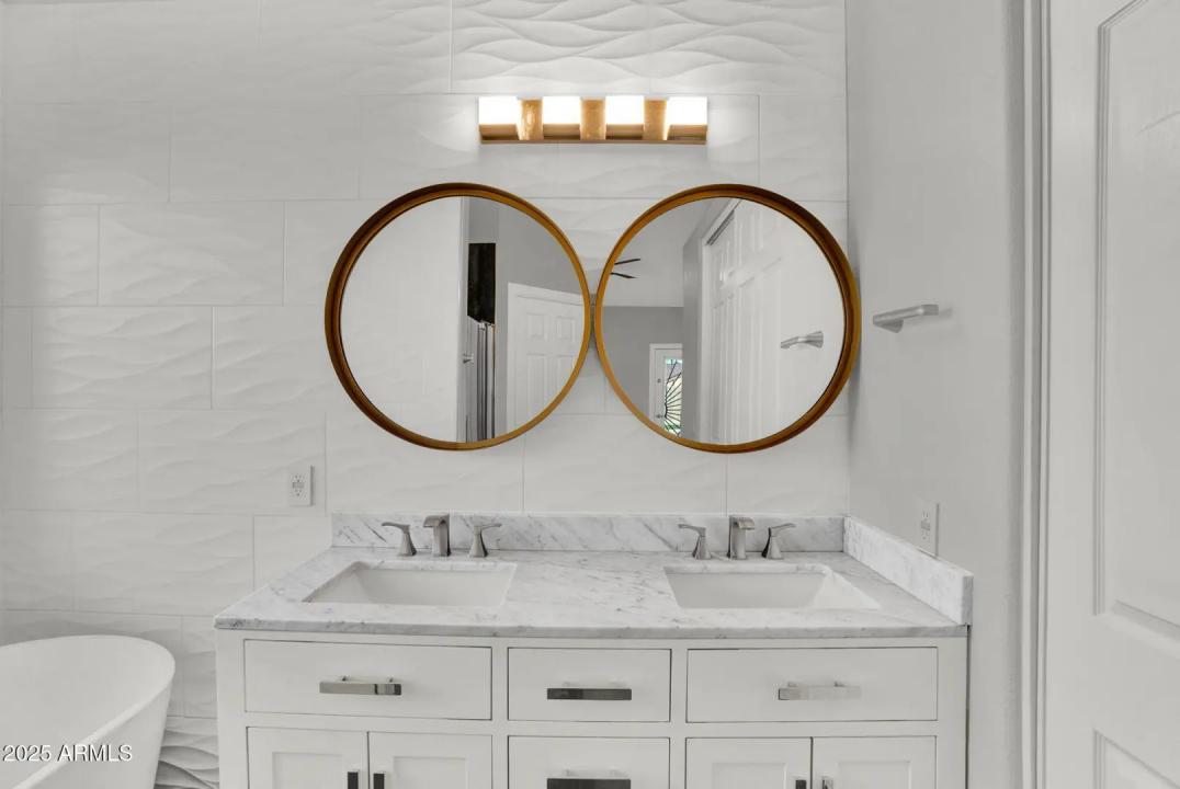 Real Estate Picture 23