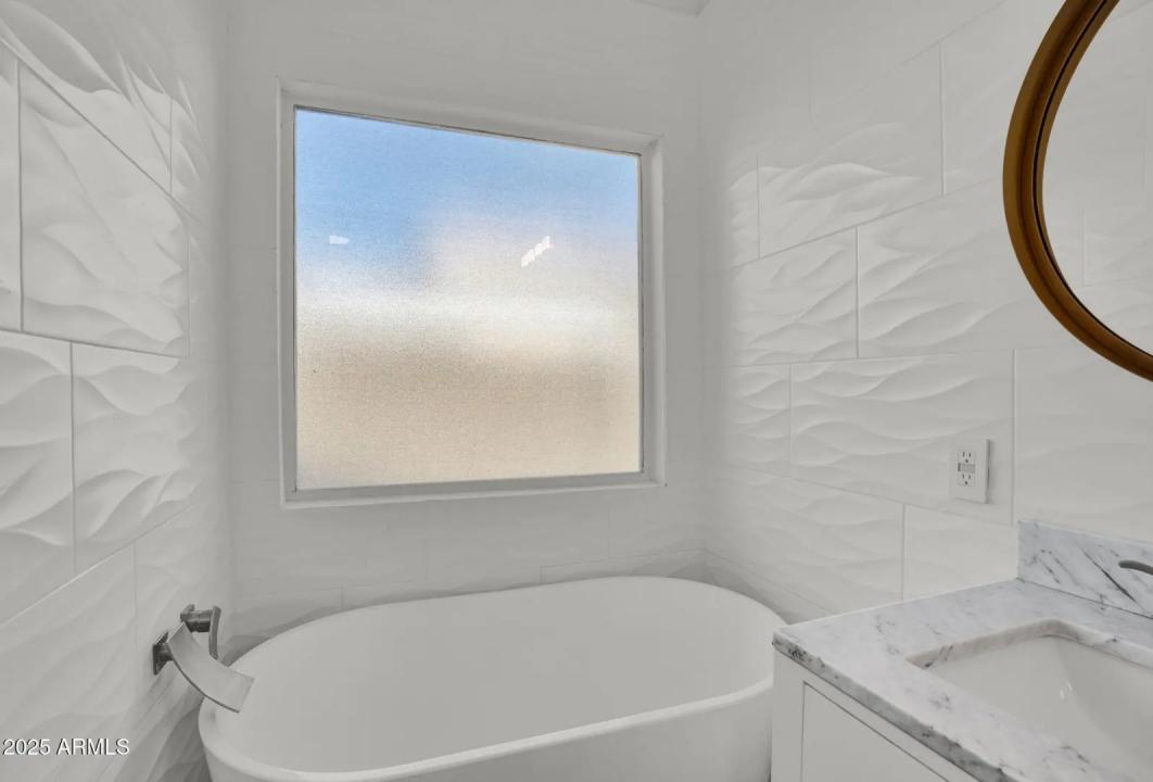 Real Estate Picture 24