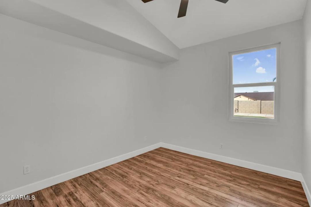 Real Estate Picture 27