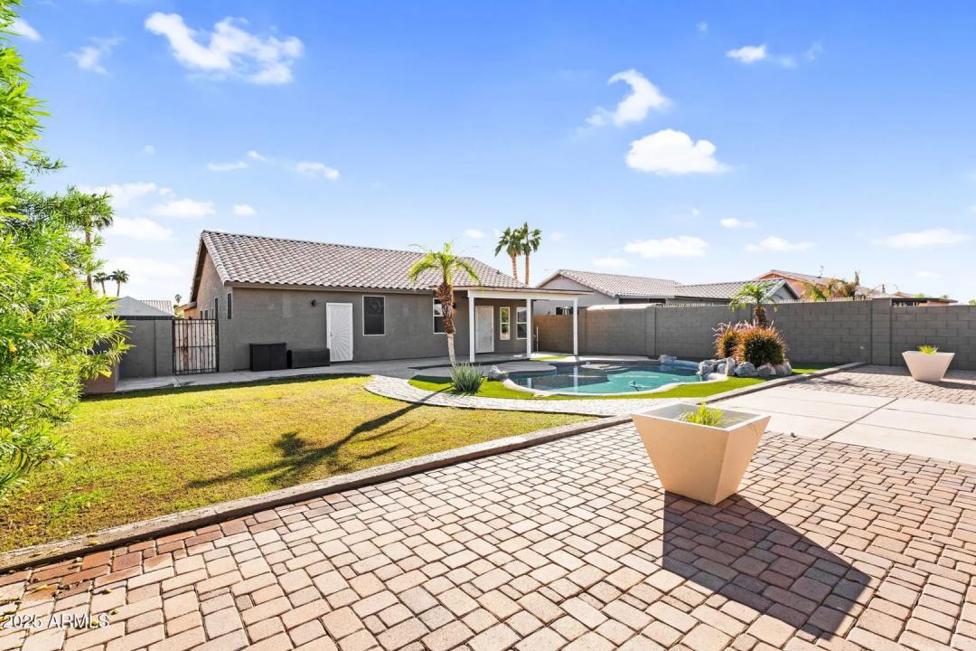 Real Estate Picture 34