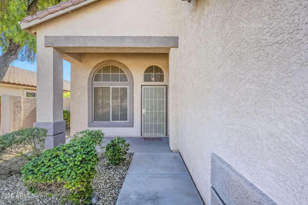 Real Estate Picture 4