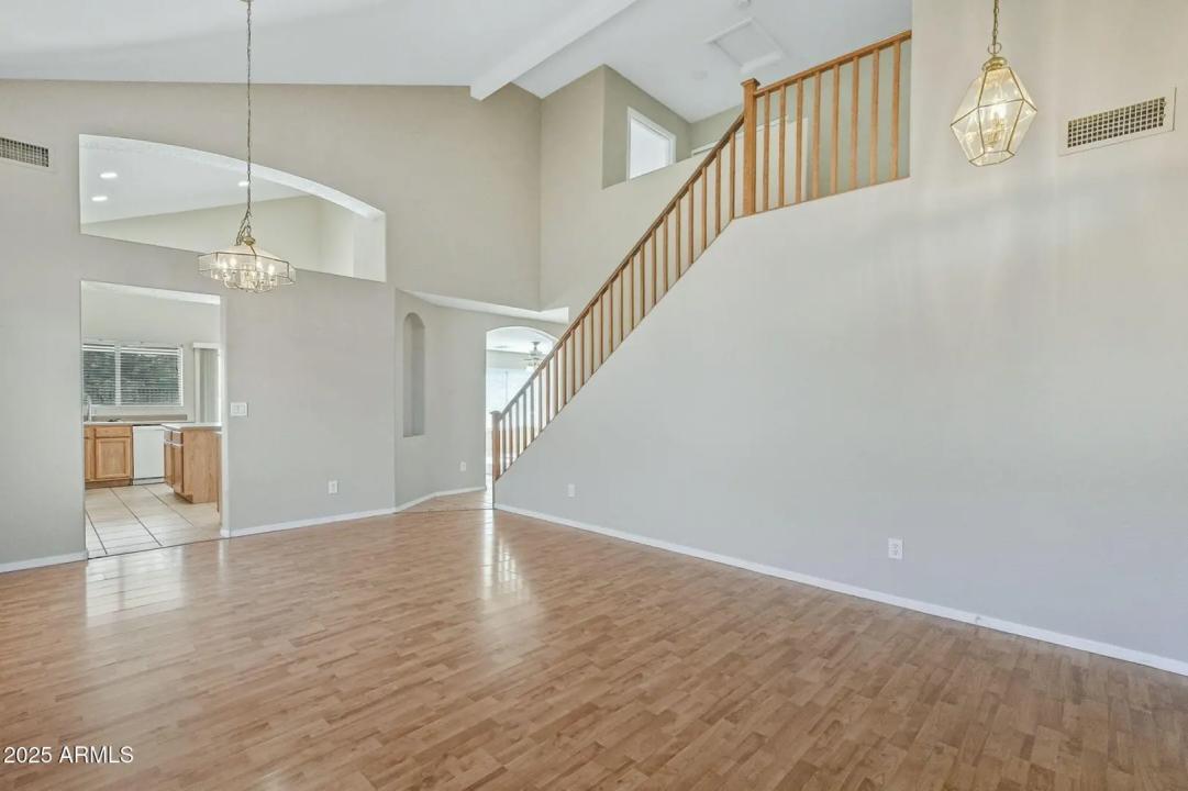 Real Estate Picture 5