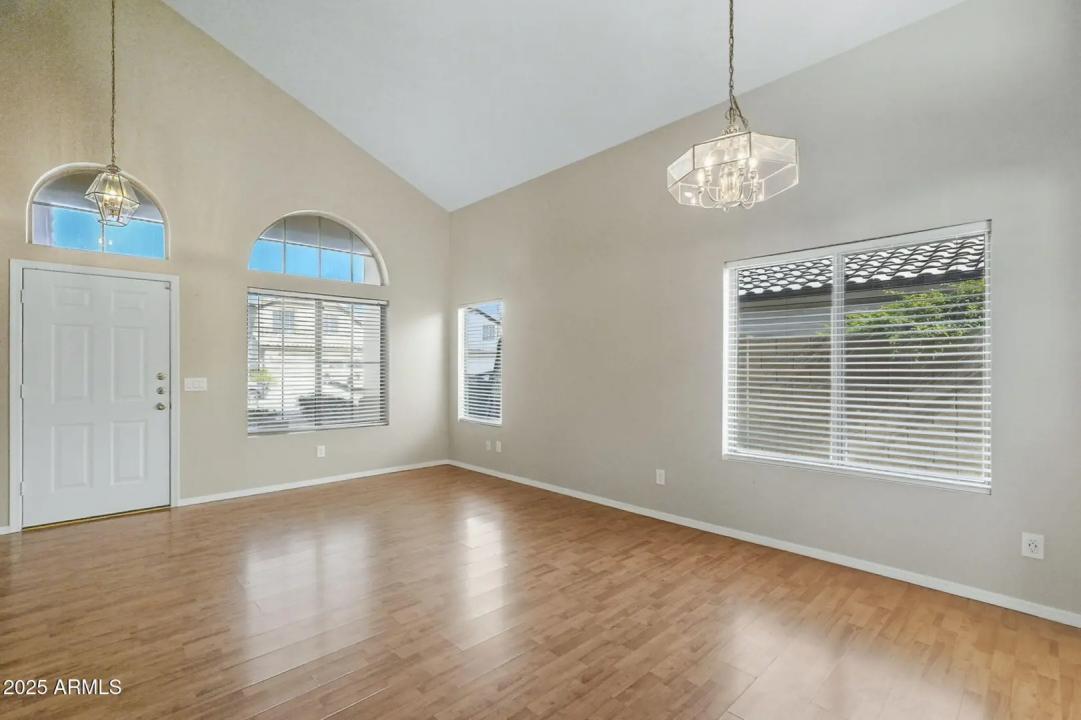Real Estate Picture 7
