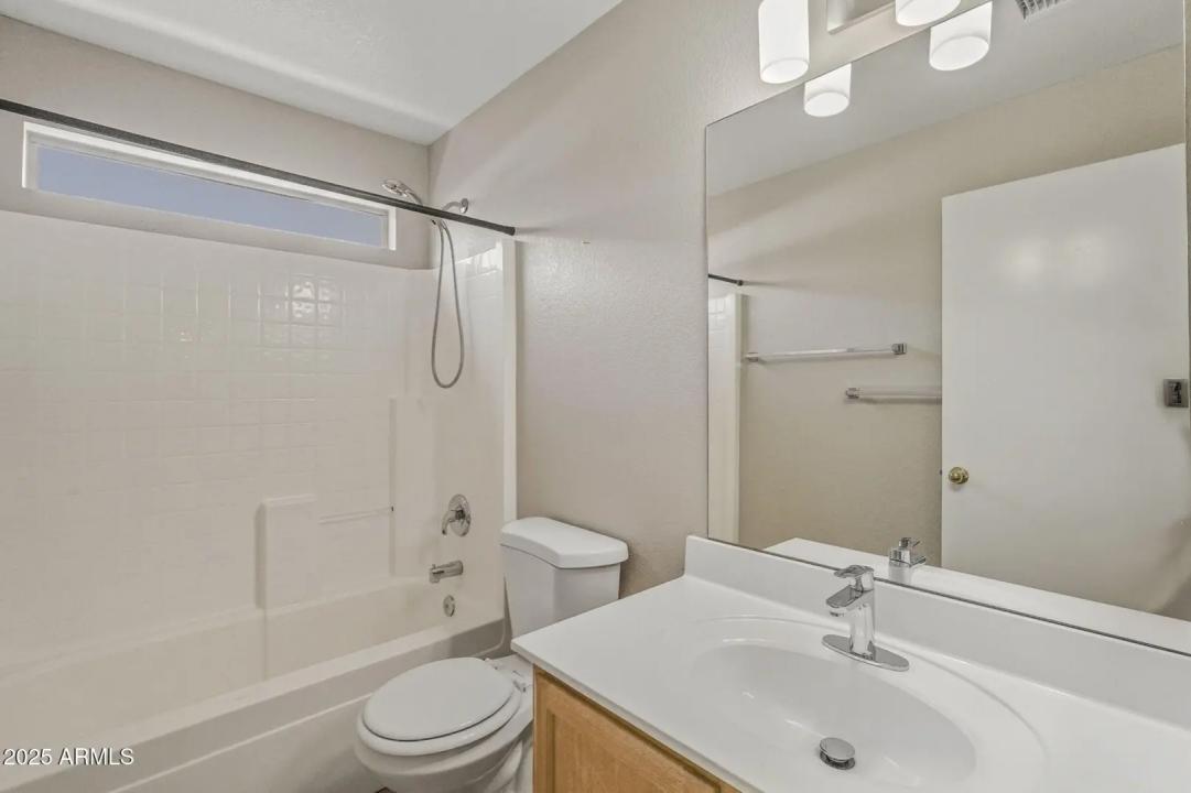 Real Estate Picture 11