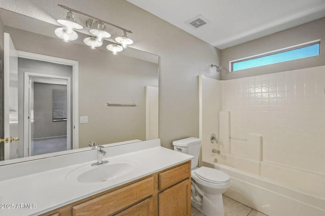Real Estate Picture 17