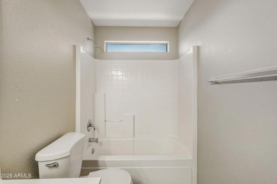 Real Estate Picture 18