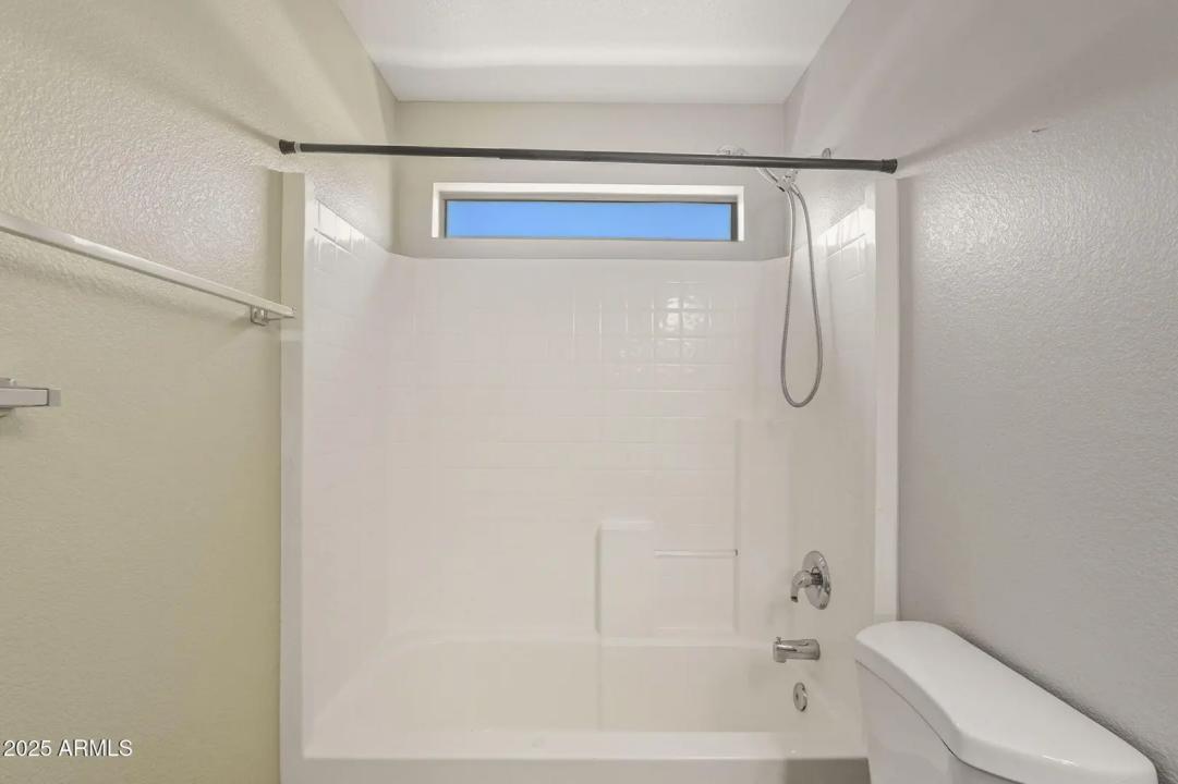 Real Estate Picture 30