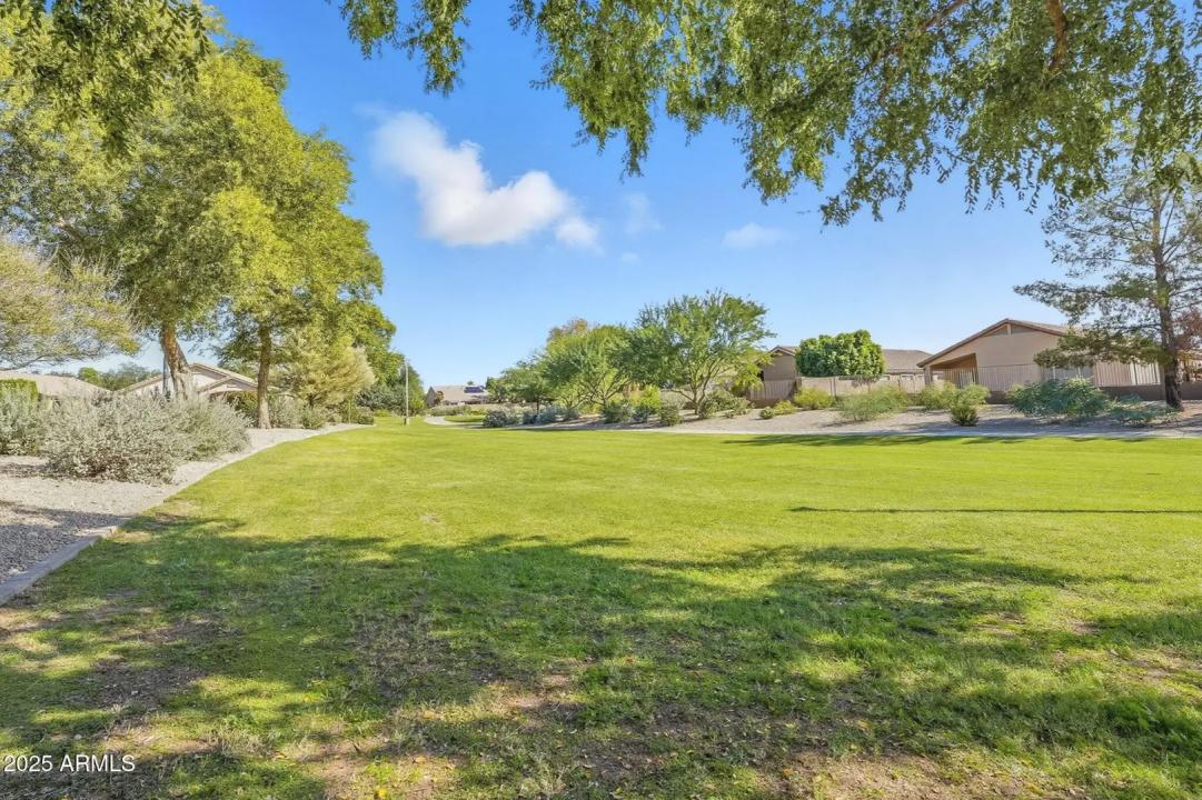 Real Estate Picture 40