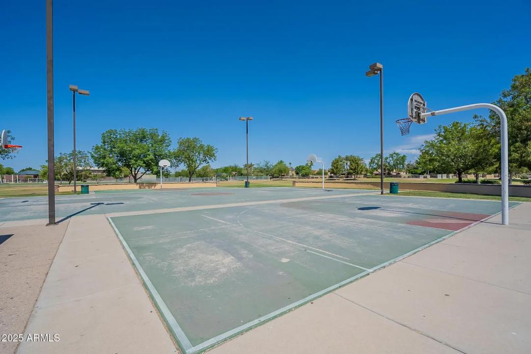Real Estate Picture 50