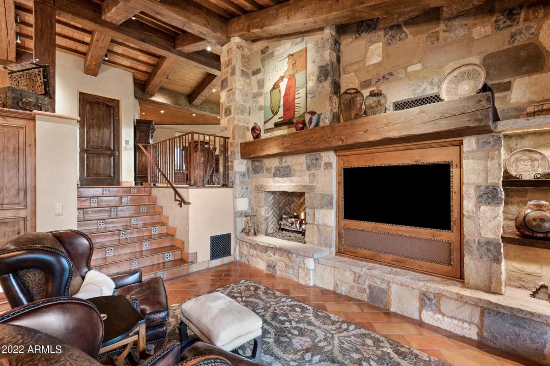 Real Estate Picture 12