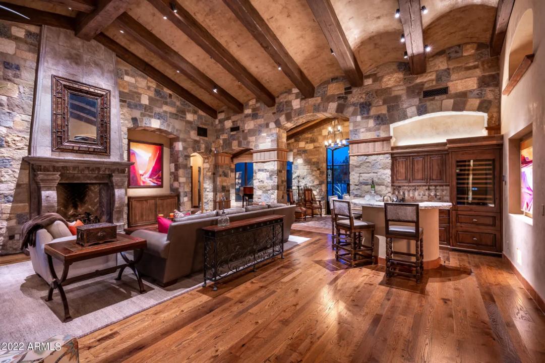 Real Estate Picture 15