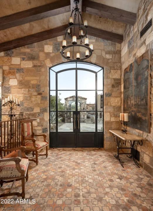 Real Estate Picture 18