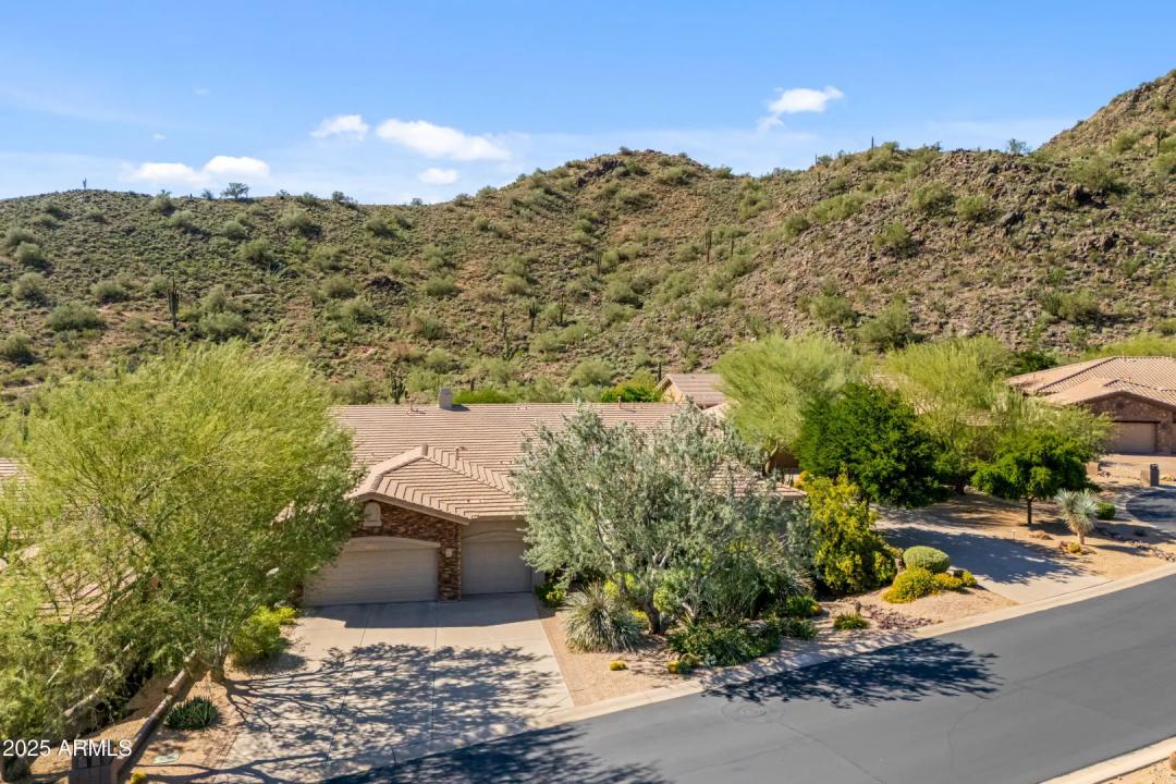 Real Estate Picture 3