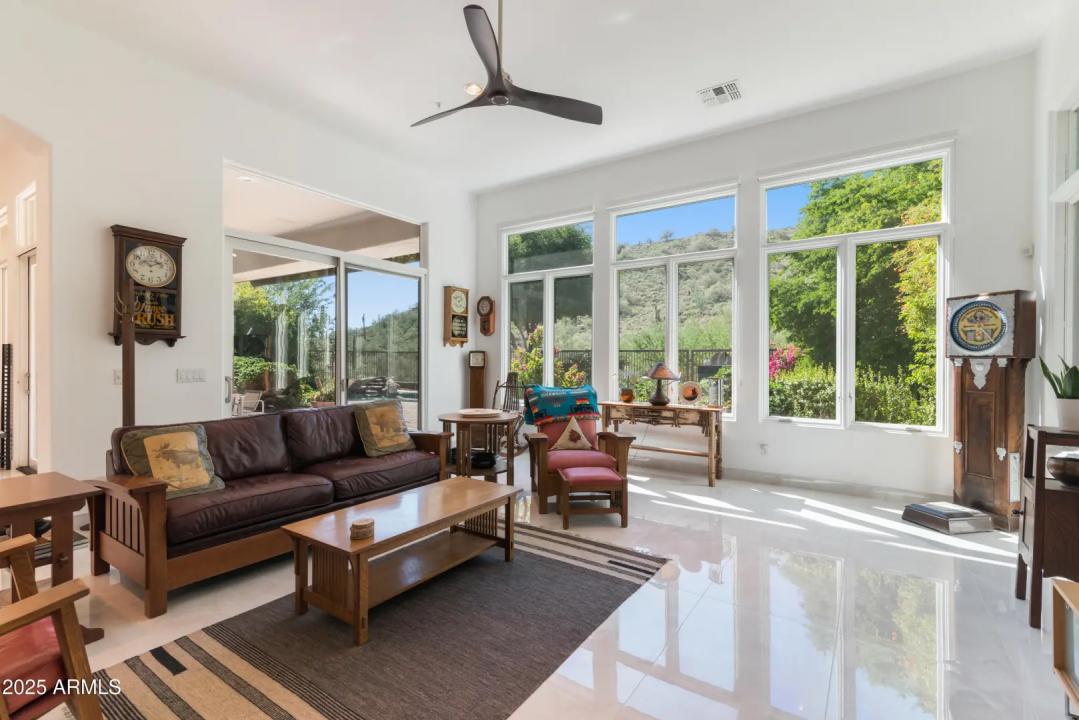 Real Estate Picture 13