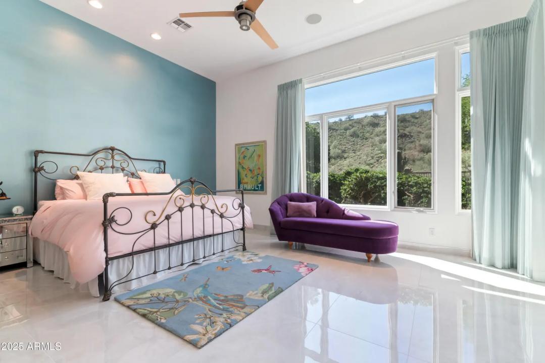 Real Estate Picture 14