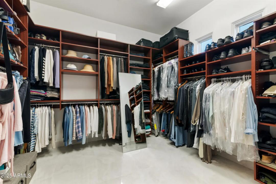 Real Estate Picture 18