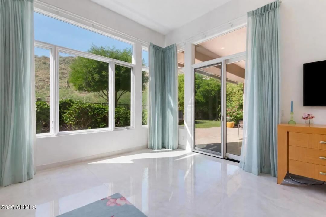 Real Estate Picture 16