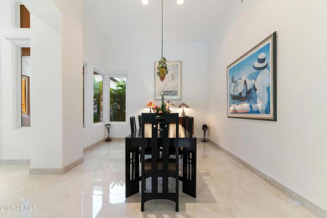 Real Estate Picture 14