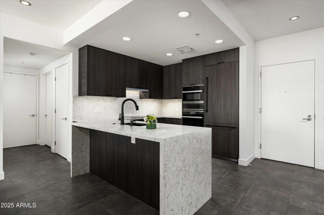 Real Estate Picture 3