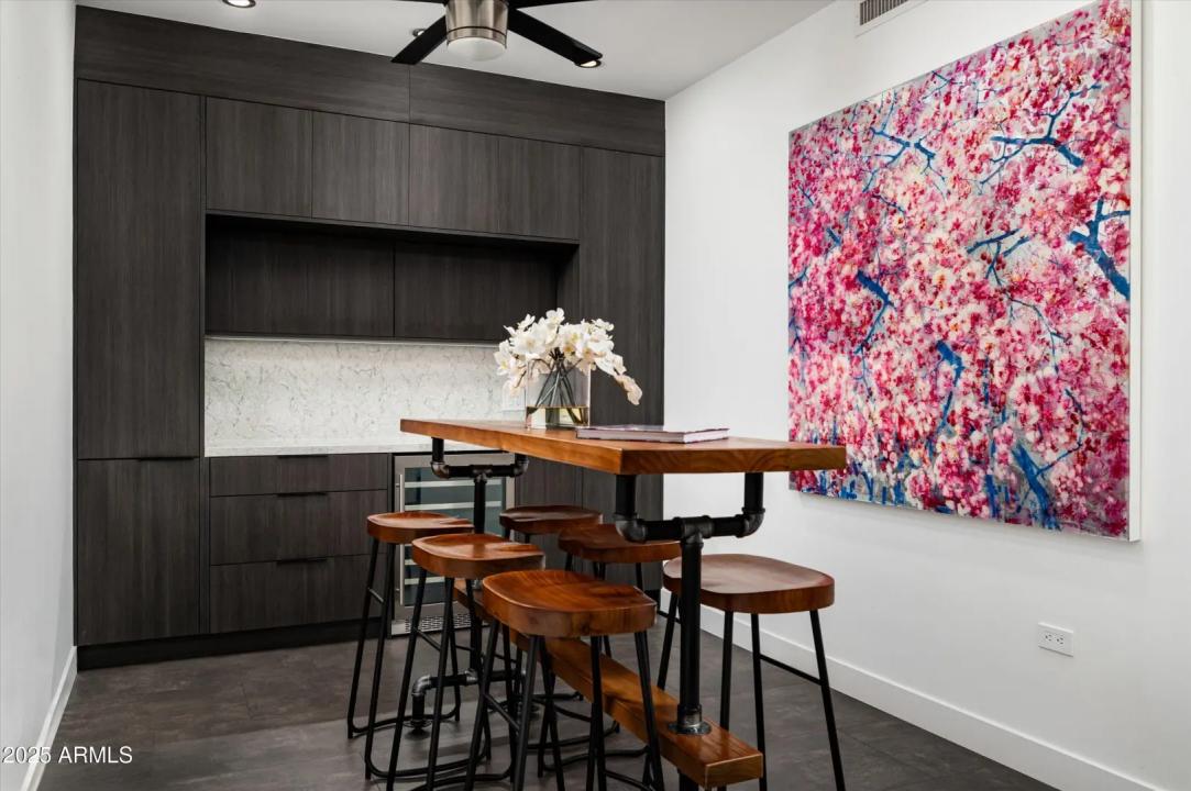 Real Estate Picture 5