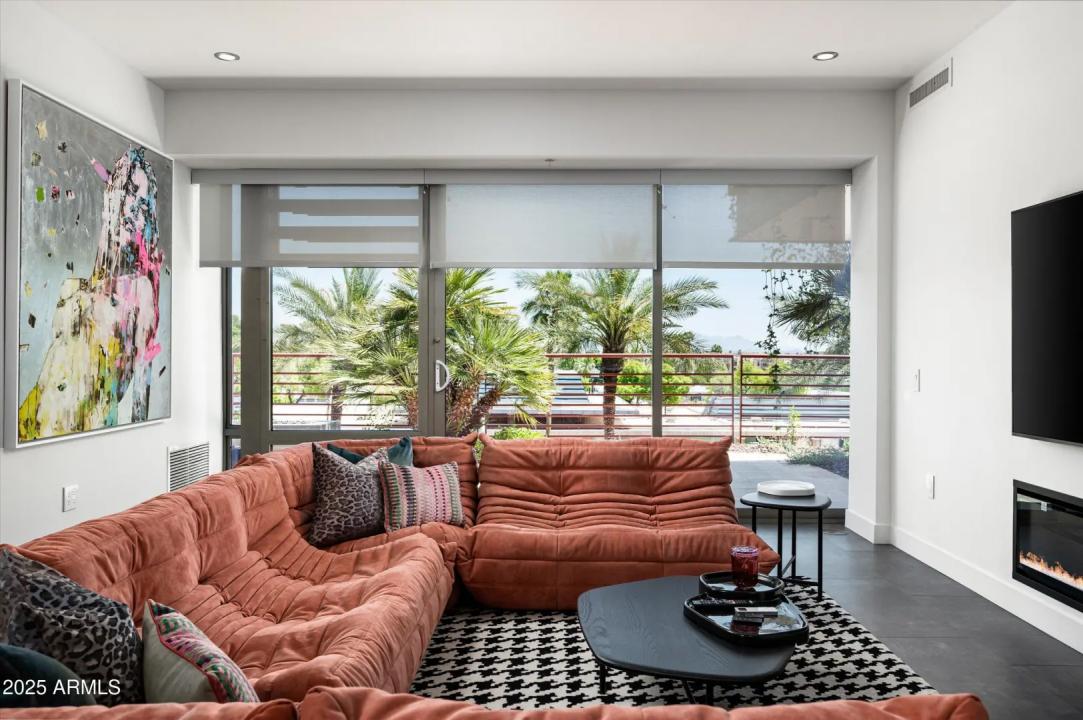 Real Estate Picture 7