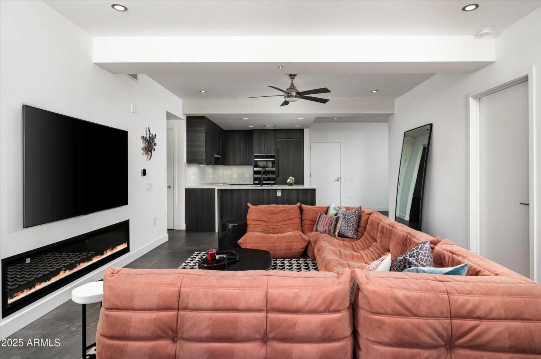 Real Estate Picture 9