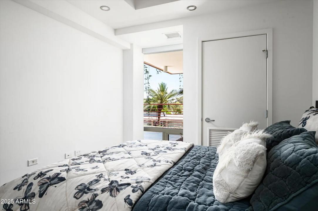 Real Estate Picture 16