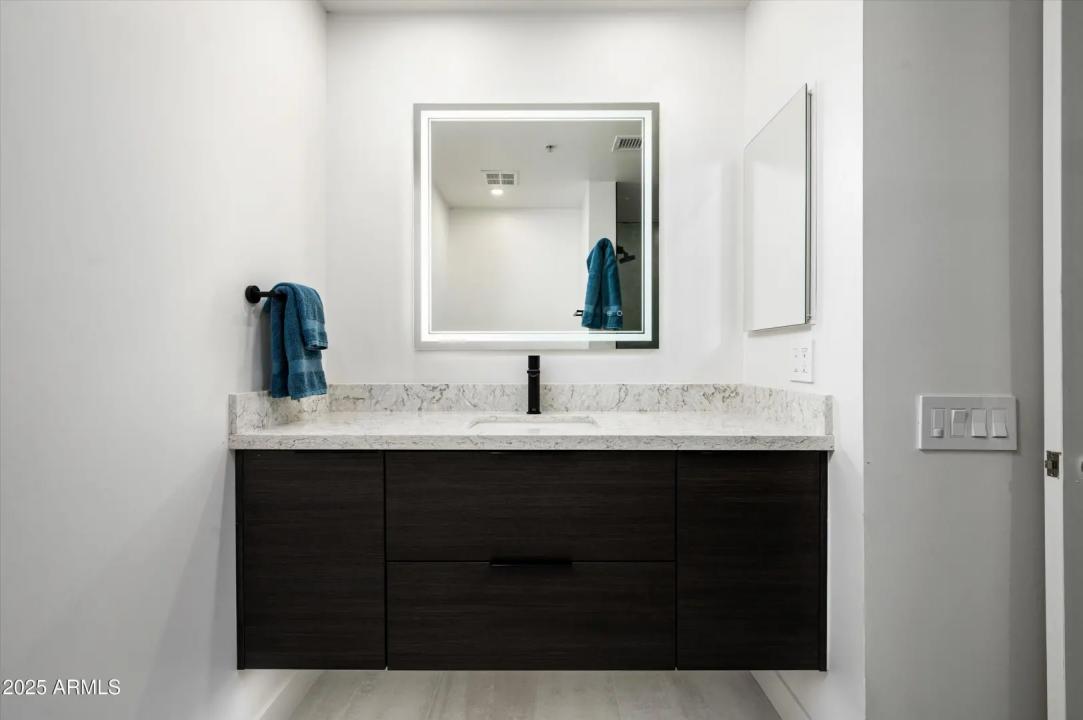 Real Estate Picture 17