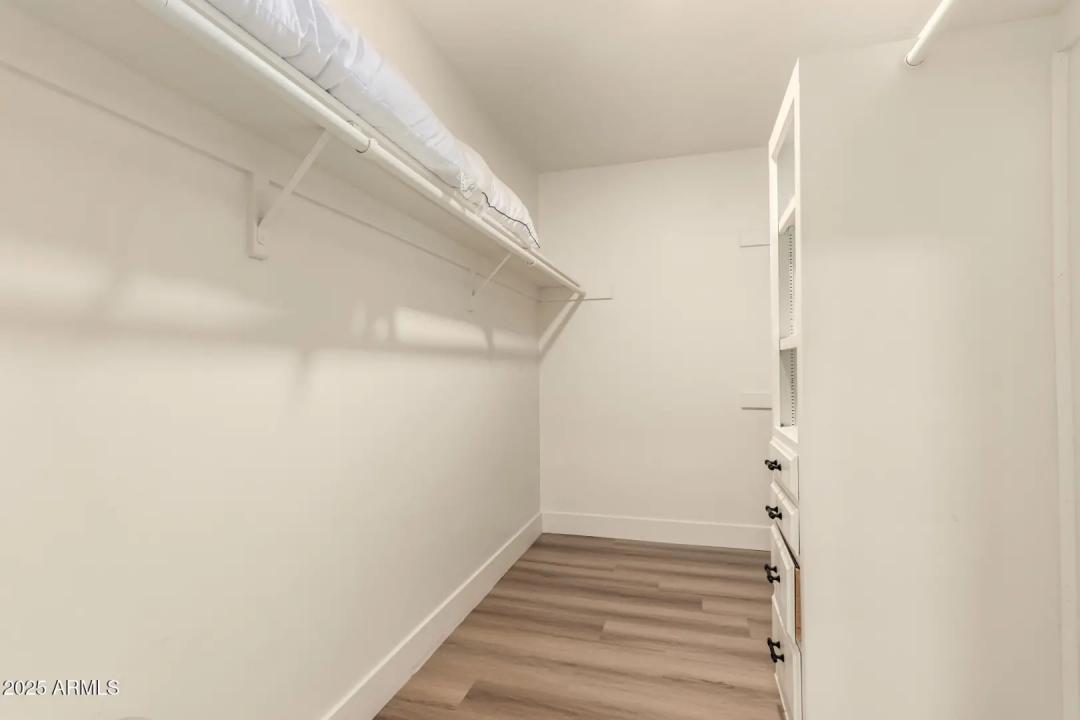 Real Estate Picture 14